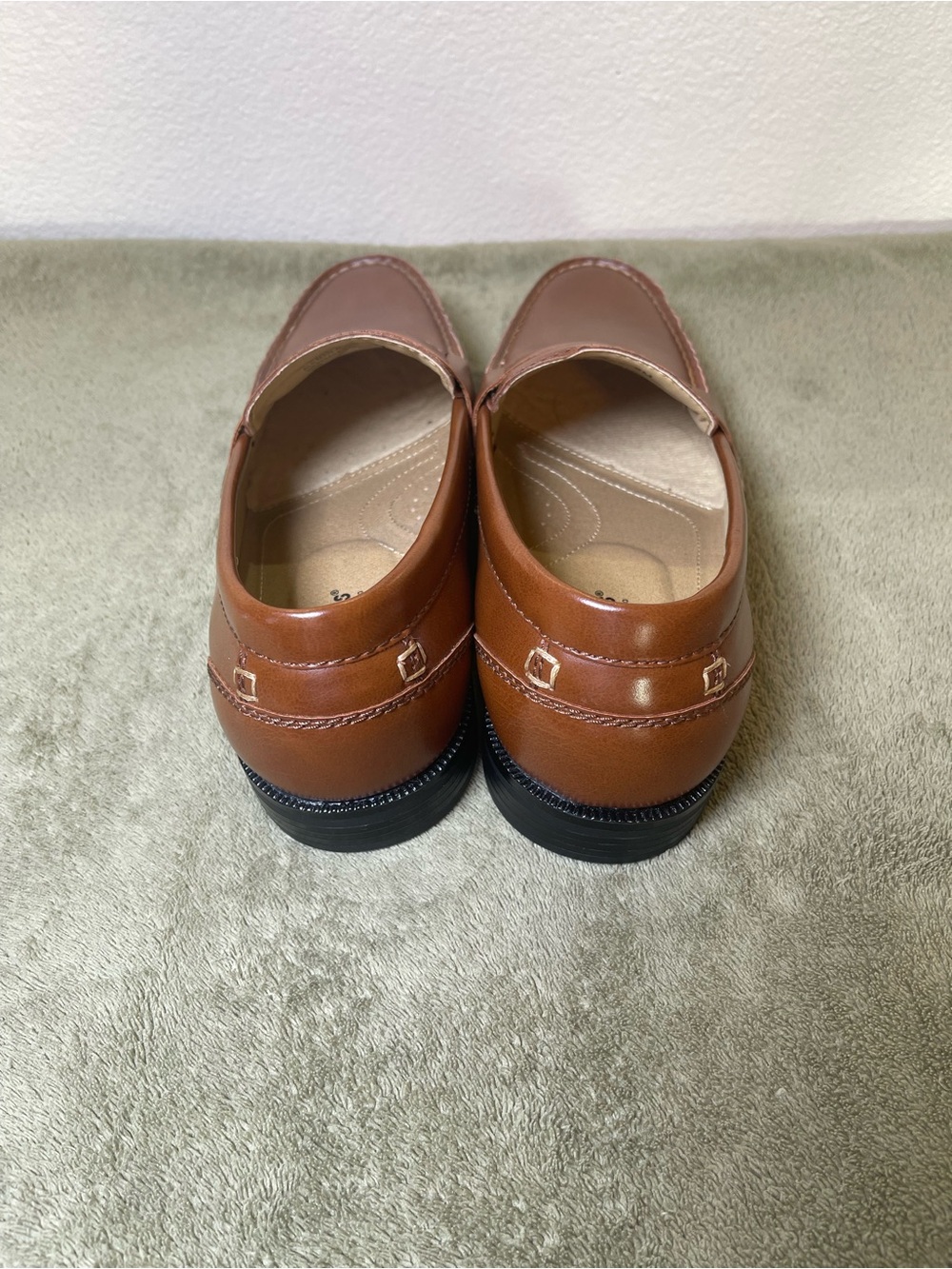 Dockers Mens 8M Tan Brown Penny Loafers Dress Shoes Slip On Classic Slip-On NWOB - Picture 3 of 7